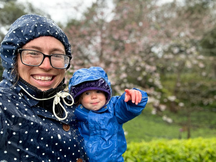 Mama and Nova went to the tea garden on a rainy day adventure